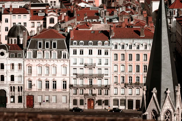 Lyon stad vogel-fly uitzicht vanaf de heuvel — Stockfoto