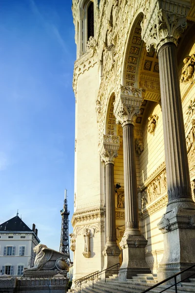 Basilique Notre-Dame de Fourviere i Lyon, Frankrike — Stockfoto