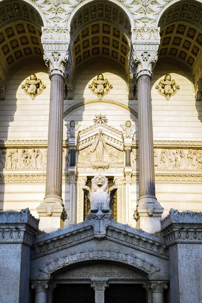 Basilique Notre-Dame de Fourviere i Lyon, Frankrike — Stockfoto