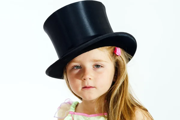 Carino bambina in cappello a cilindro — Foto Stock