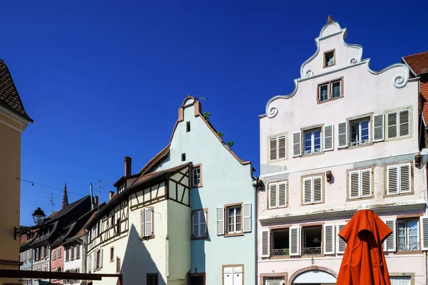 Typisches elsässisches Stadthaus — Stockfoto