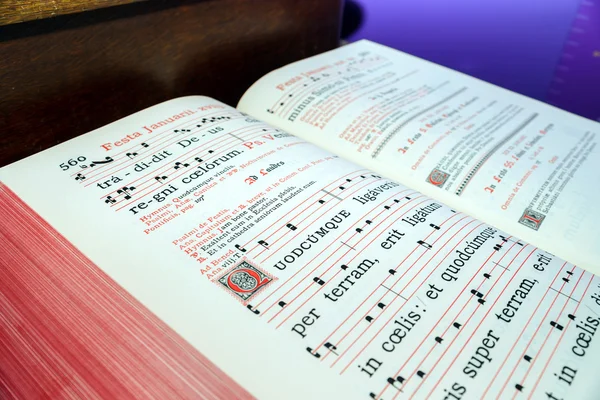 Vintage psalm book with chorus notes — Stock Photo, Image