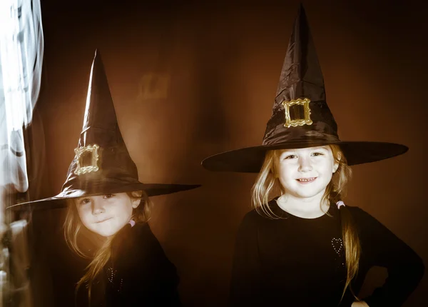 Хэллоуин мистическое фото со смешанным светом — стоковое фото