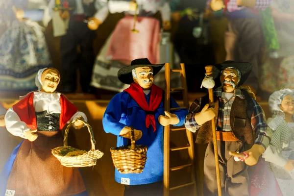 Mercado tradicional de Navidad con recuerdos hechos a mano — Foto de Stock