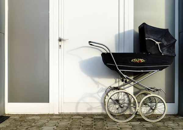 Kinderwagen im Retro-Stil im Freien — Stockfoto