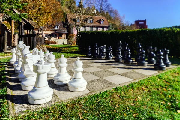 Büyük rakamlar ile açık satranç masası — Stok fotoğraf