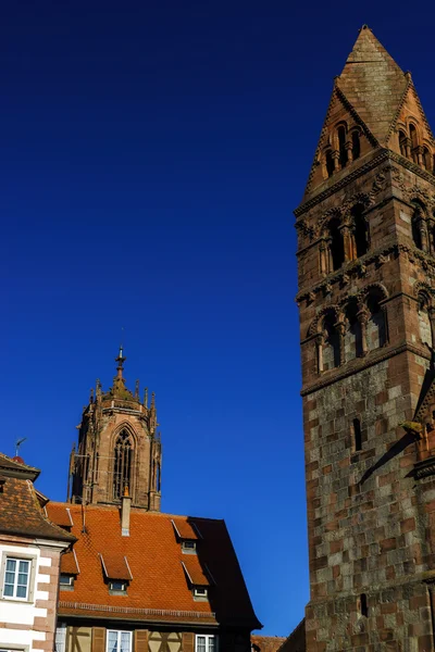Vecchia chiesa abbaziale medievale in Alsazia — Foto Stock