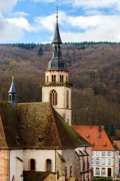 Alsace eski ortaçağ manastır kilisesi — Stok fotoğraf
