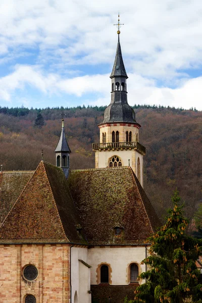 Alsace eski ortaçağ manastır kilisesi — Stok fotoğraf