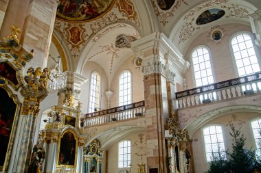 İçerik, 22 Aralık 2015: Fransa: Ebersmunster Abbey Katedrali görkemli iç