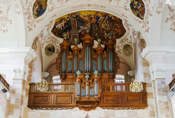 Leitartikel, 22. Dezember 2015: frankreich: ebersmünster abteikathedrale majestätisches interieur — Stockfoto