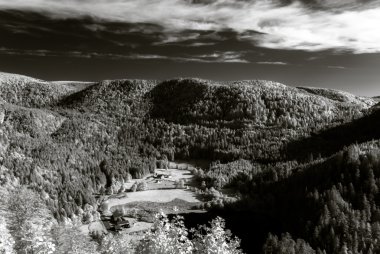 Vosges Dağları güzel Vadisi'nin kızılötesi görünümü