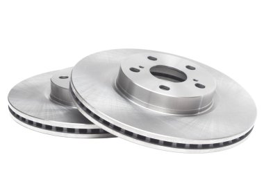 fren diskleri ve balataları beyaz bir arka plan üzerinde fren. araba parçaları