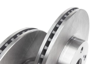 fren diskleri ve balataları beyaz bir arka plan üzerinde fren. araba parçaları