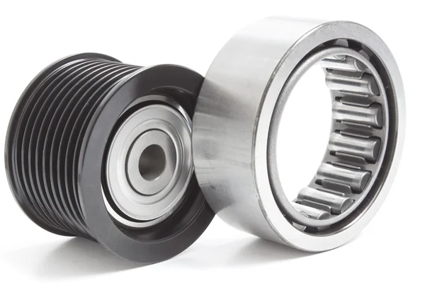 Roller-bearing open and closed on a white background — Stock Photo, Image