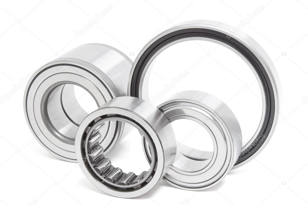 Group bearings and rollers for the engine and chassis suspension