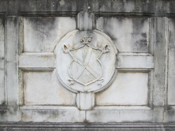 Concrete medieval emblem — 图库照片