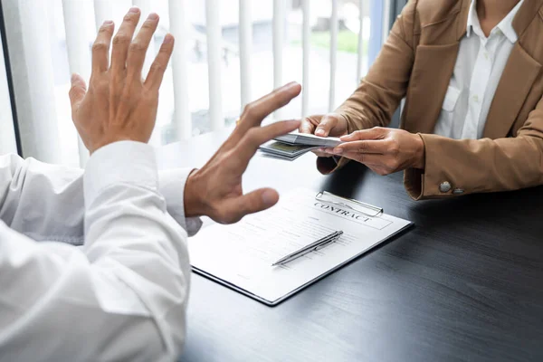 Zakenman Hand Gebaar Afwijzing Weigeren Van Geld Corruptie Concept — Stockfoto