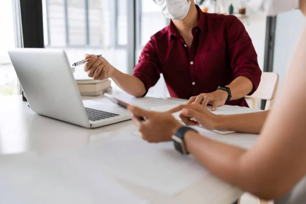 Two Smart Colleague Coworking Collecting Analyzing Demanding Data — Stock Photo, Image