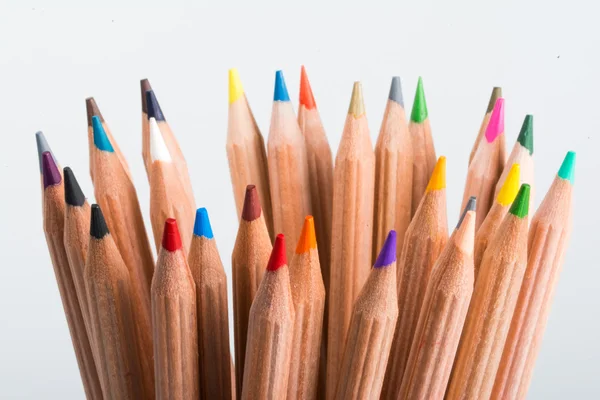 Lápices multicolores aislados sobre fondo blanco — Foto de Stock