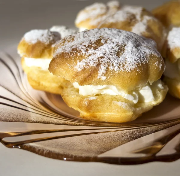 Cream puff or profiterole cakes — Stock Photo, Image