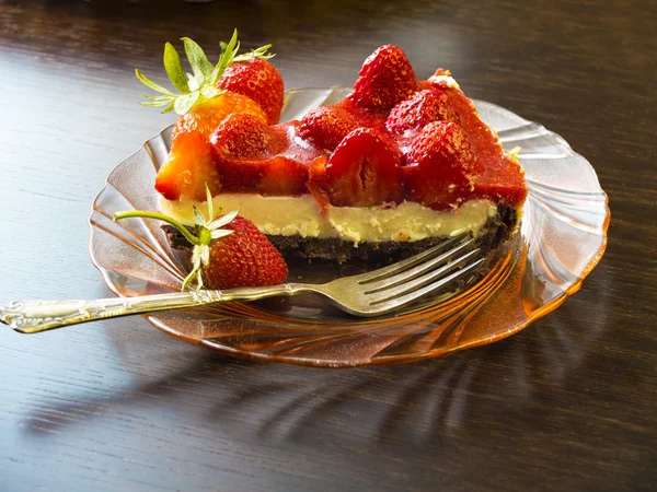 Strawberry tart with cream filling — Stock Photo, Image