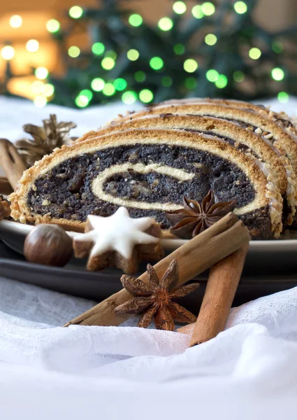Gâteaux de Noël - rouleau de graines de pavot et pain d'épice — Photo