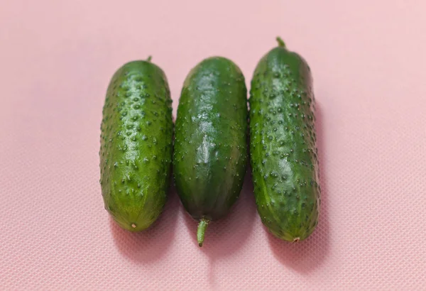 Foto Mostra Uma Foto Comida Fresca Estes São Pequenos Pepinos — Fotografia de Stock