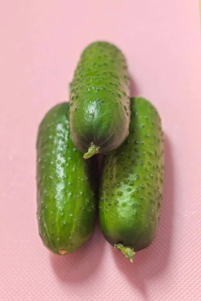 Φωτογραφία Δείχνει Μια Εικόνα Φρέσκου Φαγητού Αυτά Είναι Πράσινα Αγγούρια — Φωτογραφία Αρχείου