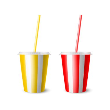 Vektör 3d Gerçekçi Kağıt Harcanabilir Bardak İçecek İçin Ayarlandı, İçecekler ayrı tutuldu. Sarı, kırmızı, beyaz çizgili. Kahve, soda, çay, kokteyl, milkshake. Mockup için Paketleme Şablonu Tasarımı. Ön Görünüm