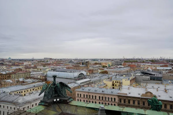 São Petersburgo - Novembro de 2020 Vista panorâmica deslumbrante Praça do Senado a partir da plataforma de observação da Catedral de São Isaac. Os passeios mais populares da capital do Norte da Rússia para — Fotografia de Stock