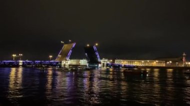 4K video Saint-Petersburg, Palace Köprüsü, Neva Nehri, büyüleyici manzara