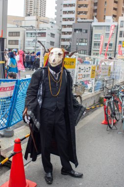 Osaka, Japonya - 18 Mart 2018: Nipponbashi Street Festa, her Mart ayında Osaka, Japonya 'da renkli kostüm ve anime festivali düzenlenir. Dünyanın en büyük kostüm etkinliklerinden biri.