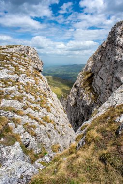 Sırbistan 'ın doğusundaki Bor kenti yakınlarındaki Stol Dağı' nın manzarası