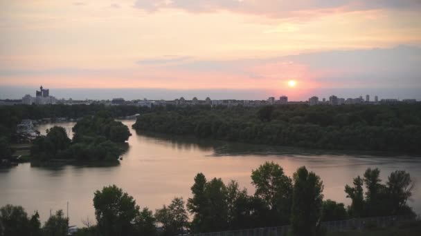 Caducidad Del Atardecer Sobre Confluencia Los Ríos Danubio Sava Belgrado — Vídeos de Stock