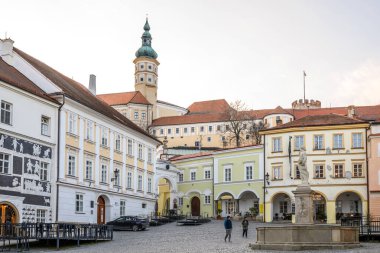 Çek Cumhuriyeti 'nin Güney Moravya Bölgesi' ndeki tarihi Mikulov kentinin 9 Şubat 2025 tarihli manzarası