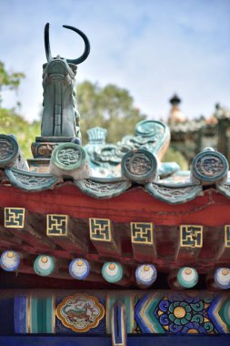 İmparatorluk çatı süslemeleri, Yaz Sarayı mimari detayları, Çin İmparatorluk bahçeleri ve sarayları kompleksi ve 20 Nisan 2024 'te Pekin, Çin' deki UNESCO Dünya Mirası Alanı