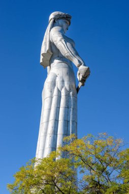 Gürcistan 'ın başkenti Tiflis' teki Sololaki Tepesi 'ndeki Gürcistan Anıtı Kartlis Deda, 1 Kasım 2025