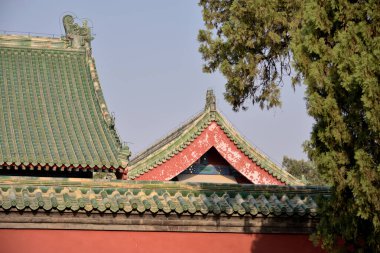 Cennetin tarihi simgesi, Çin imparatorlarının Pekin, Çin 'de iyi hasat için cennete dua ettikleri imparatorluk dini Konfüçyüs binaları kompleksi.