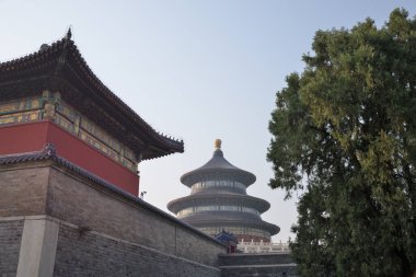 Cennetin tarihi simgesi, Çin imparatorlarının Pekin, Çin 'de iyi hasat için cennete dua ettikleri imparatorluk dini Konfüçyüs binaları kompleksi.