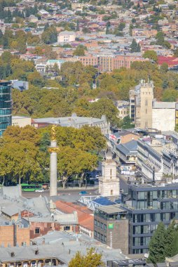 2 Kasım 2025 'te Gürcistan' ın başkenti Tiflis 'in panoramik manzarası