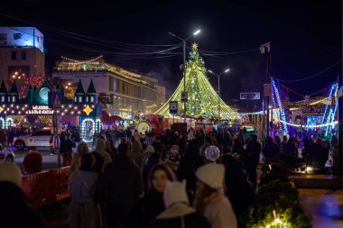 Geleneksel Noel pazarı ve 2 Ocak 2026 'da Gürcistan' ın başkenti Tiflis köyü