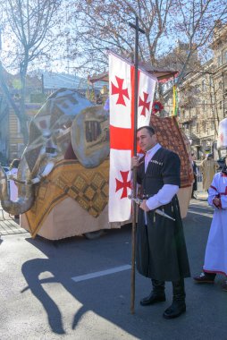 7 Ocak 2026 'da Gürcistan' ın başkenti Tiflis 'te geleneksel Alilo Ortodoks Noel alayı ve yardım gecesine katılanlar