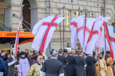 7 Ocak 2026 'da Gürcistan' ın başkenti Tiflis 'te geleneksel Alilo Ortodoks Noel alayı ve yardım gecesine katılanlar