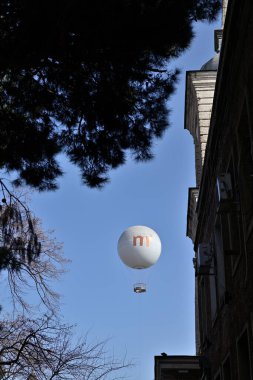 Sıcak Hava Balonu yere bağlandı ve 29 Ocak 2026 'da Gürcistan' ın başkenti Tiflis 'in hava turistik turistik turistik turistik manzaralarıyla ünlüydü.