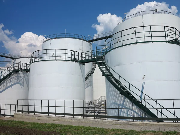 Oil reservoir and storage tank of mineral oil — Stock Photo, Image