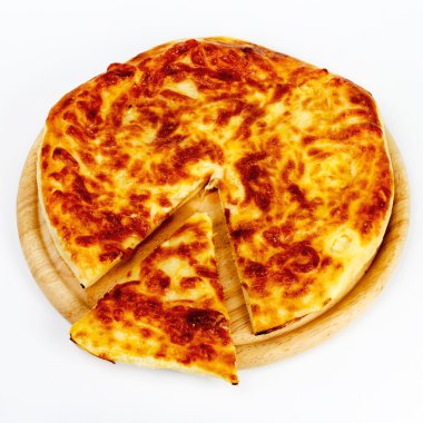 ahşap bir yuvarlak tahta üzerinde ekmek pide