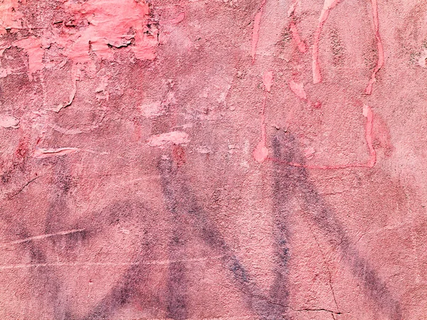 Konkreta, väderbitna, slitna, målade rosa. Landskapet stil. Grungy — Stockfoto