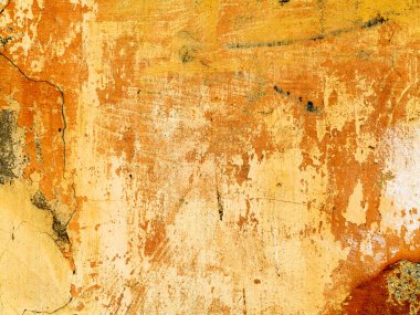 Beton, yıpranmış, yıpranmış, boyalı sarı. Manzara tarzı. Gru