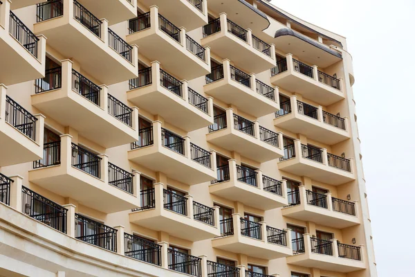 Facade of residential building, the hotel's terraces — Stock Photo, Image